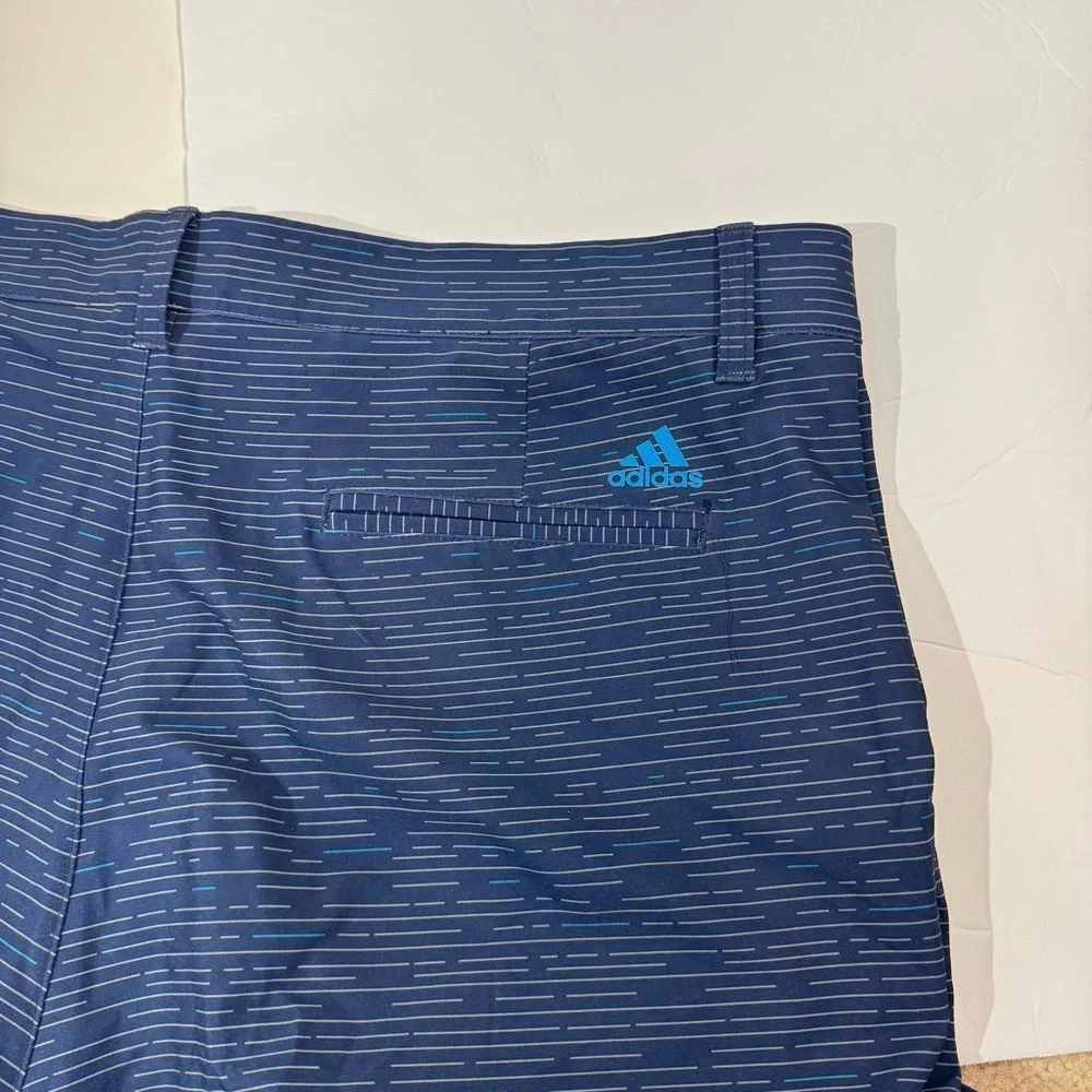 Adidas Ultimate 365 Print Men's Golf Shorts in blue with a striped pattern 38 - Picture 6 of 6